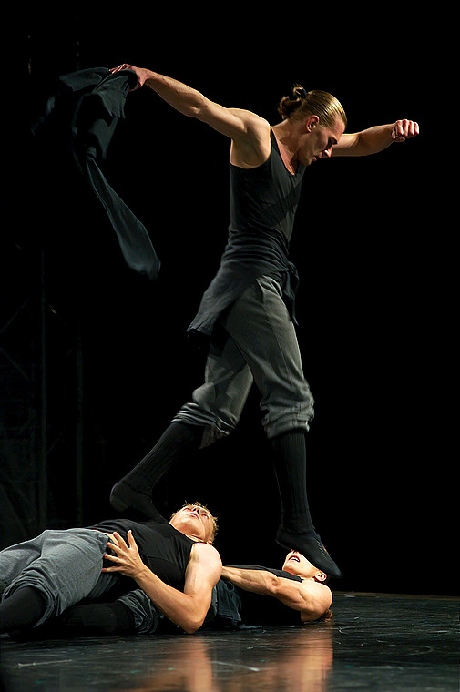 Królewskie Arkady Sztuki - Teatr Tańca Współczesnej Choreografii D.O.Z.S.K.I. z Mińska - Zdjęcie 2 z 37